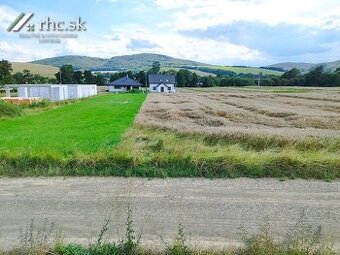 REZERVOVANÉ:POZEMOK S 2 PRÍSTUP. CESTAMI - LÚČKA, OKR. SK