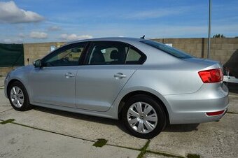 VOLKSWAGEN JETTA 1,6TDI 77kW 83586km SLOVENSKÉ