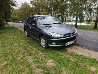 Peugeot 206 1.4 benzín