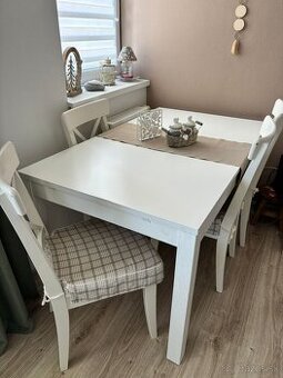 Predám jedálenský stôl