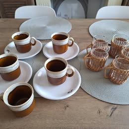 Keramické šálky, taniere Czechoslovakia