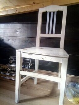 Predám 2 drevene stolicky