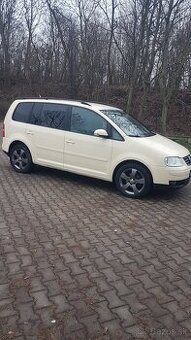 touran 1.9tdi DSG-automat, 7-miestne
