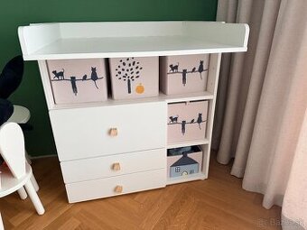 Prebalovací pult / komoda