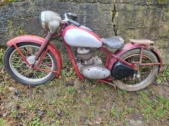 Jawa 250 perak zbrojovka