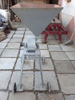 Kladivkový šrotovník