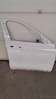 BMW X1 r.v. 2020, PRAVÉ PREDNÉ DVERE.