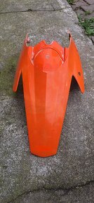 Predám zadny blatnik KTM EXC  450,520,525