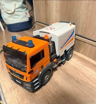 Bruder – Man čistenie ulíc