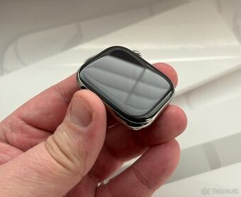 Apple Watch 11 46mm titánové natural