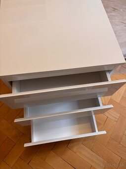 Kancelarska skrinka na kolieskach