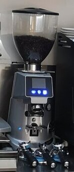 Profesionálny mlynček na kávu