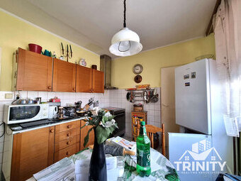 Na predaj priestranný 3-izbový byt  s balkónom v meste Nové 