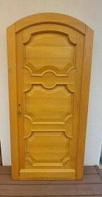 Vchodové dvere- dubový masív