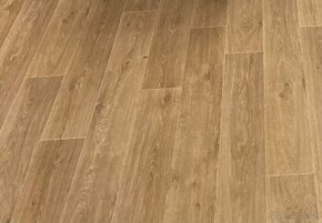 PVC  podlaha ( linoleum )
