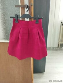Sýtočervená krátka balónová sukňa