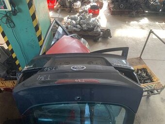 Predam zadne dvere kufra ford mondeo mk4 hatchback