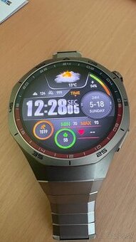 Huawei Watch gt 5pro titán.