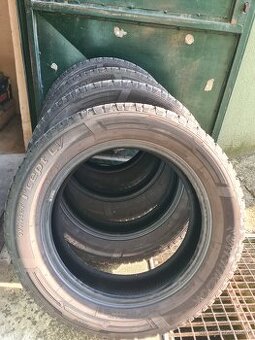 215/60 r17 c