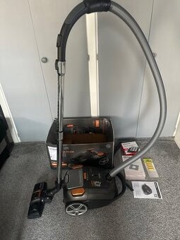 Sencor SVC 8300TI hepa filter vreckový vysávač zánovný
