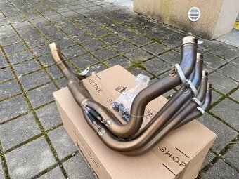 Titánové zvody Akrapovic na Kawasaki Z1000