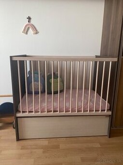 Detska postielka s uloznym priestorom