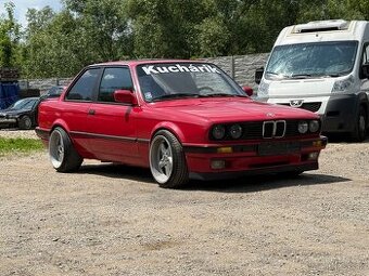 BMW e30 V8