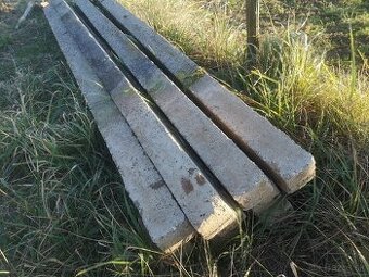 Betónové stĺpy Vráble