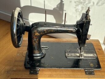 Starožitne šijacie stroje