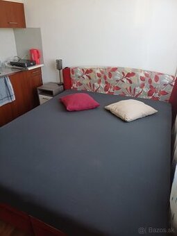 Manželská posteľ 160x200cm