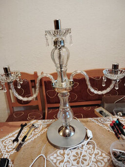 Kristalova lampa.