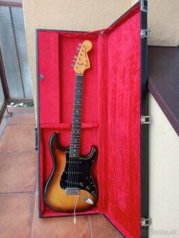 Fender Stratocaster USA r79-snímače X1- Dark rosewod-RESERVE