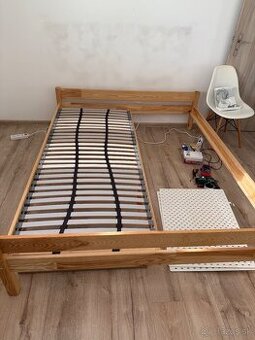 Predám posteľ (možné aj s matracmi)