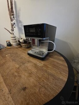 Plne automatický kávovar Miele CM6100