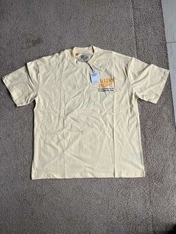 2x gallery debt tričko 2x essentials tričko