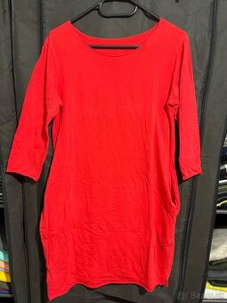 Červené teplákové šaty