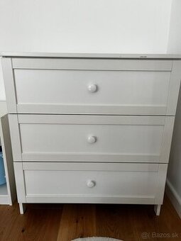 Komoda s prebalovacím pultom