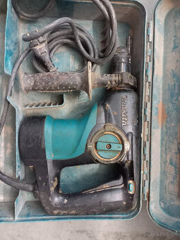 Príklepová vŕtačka Makita