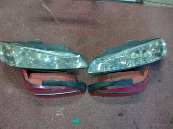 Kompletné svetlá na Peugeot 406 facelift