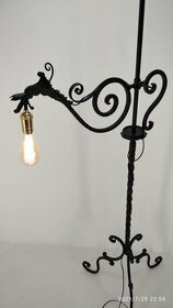 Stará kovaná stojaca lampa - drak - standing lamp