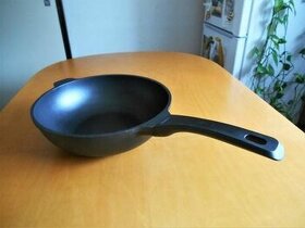 Teflonová wok panvica