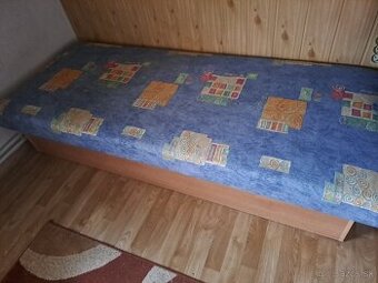 Valenda čalúnená s úložným priestorom