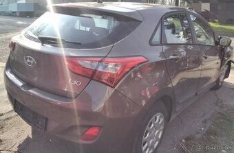 predám MOTOR G4FA Hyundai i30 1.4 2012 DVERE, PREVODOVKA 6 r
