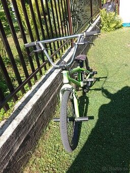 bmx bicykel zeleny