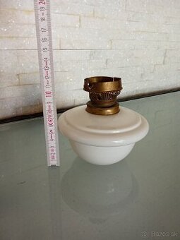 Petrolejova lampa.