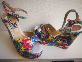 Sandále LOVE MOSCHINO, veľkosť 37