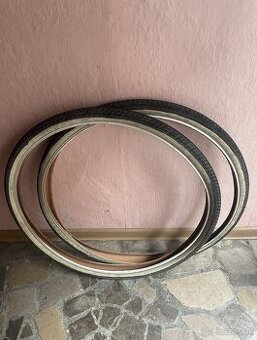 Predam 2 pouzivane plaste 28”