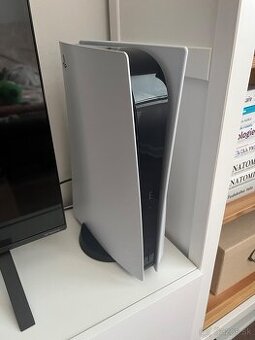 Predám PLAYSTATION 5 s mechanikou