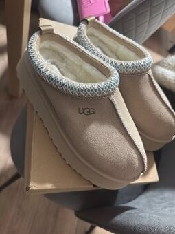 UGG slippers Tazz