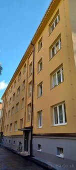 Na predaj veľký 3-izbový byt Lánska